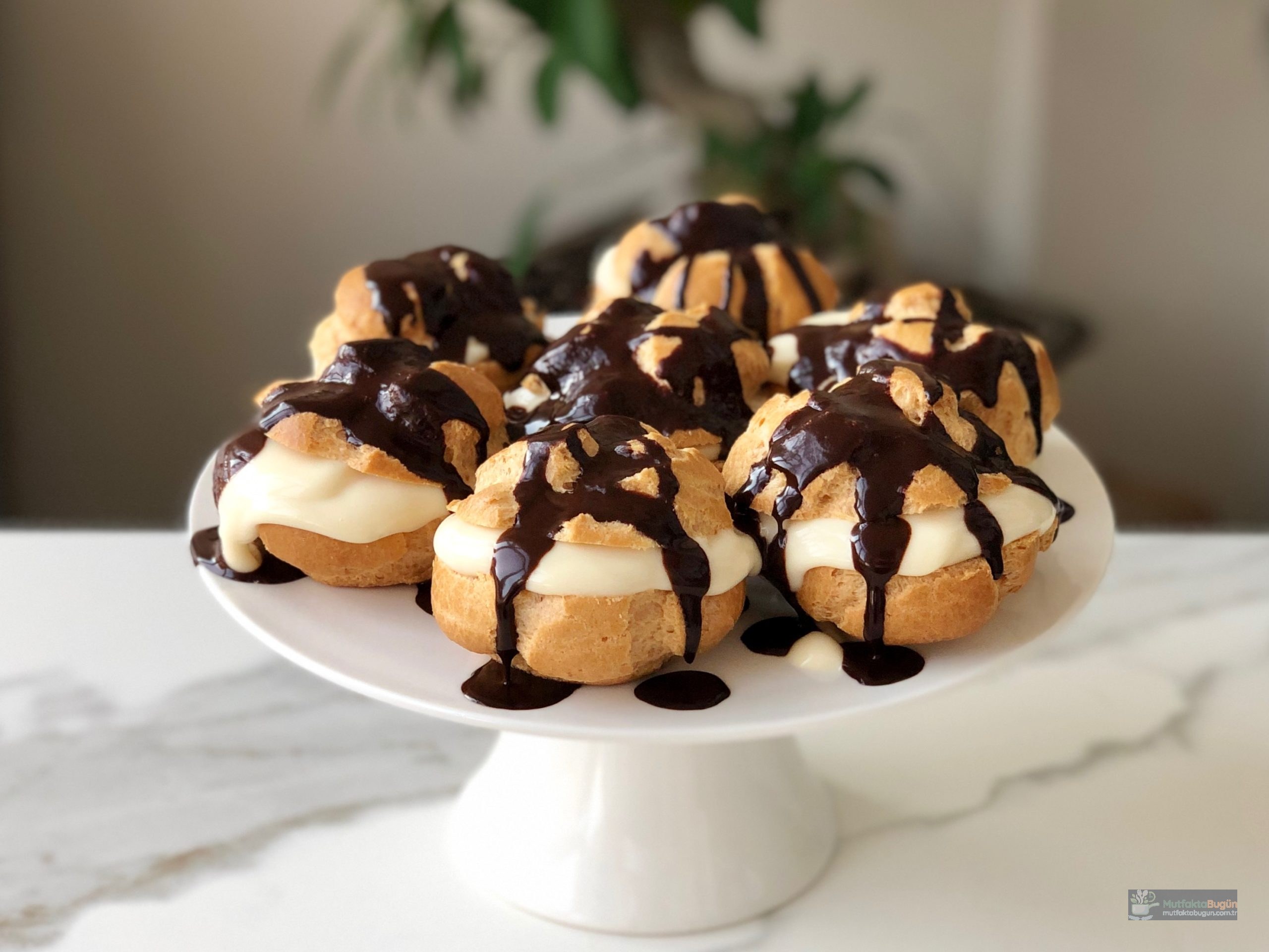 Çikolatalı Ev Yapımı Profiterol Tarifi