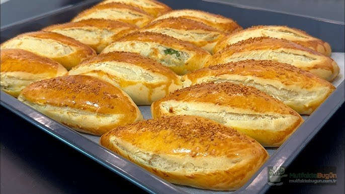 Yumuşacık Kahvaltılık Peynirli Poğaça Tarifi